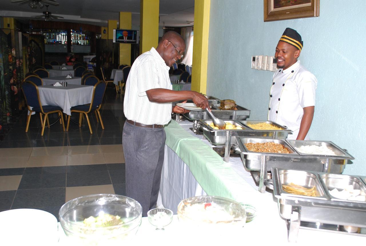 Aponye Hotel カンパラ エクステリア 写真